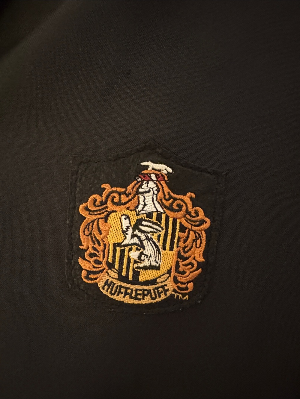 Universal Studios - Hufflepuff Robe - Picture 3 of 5